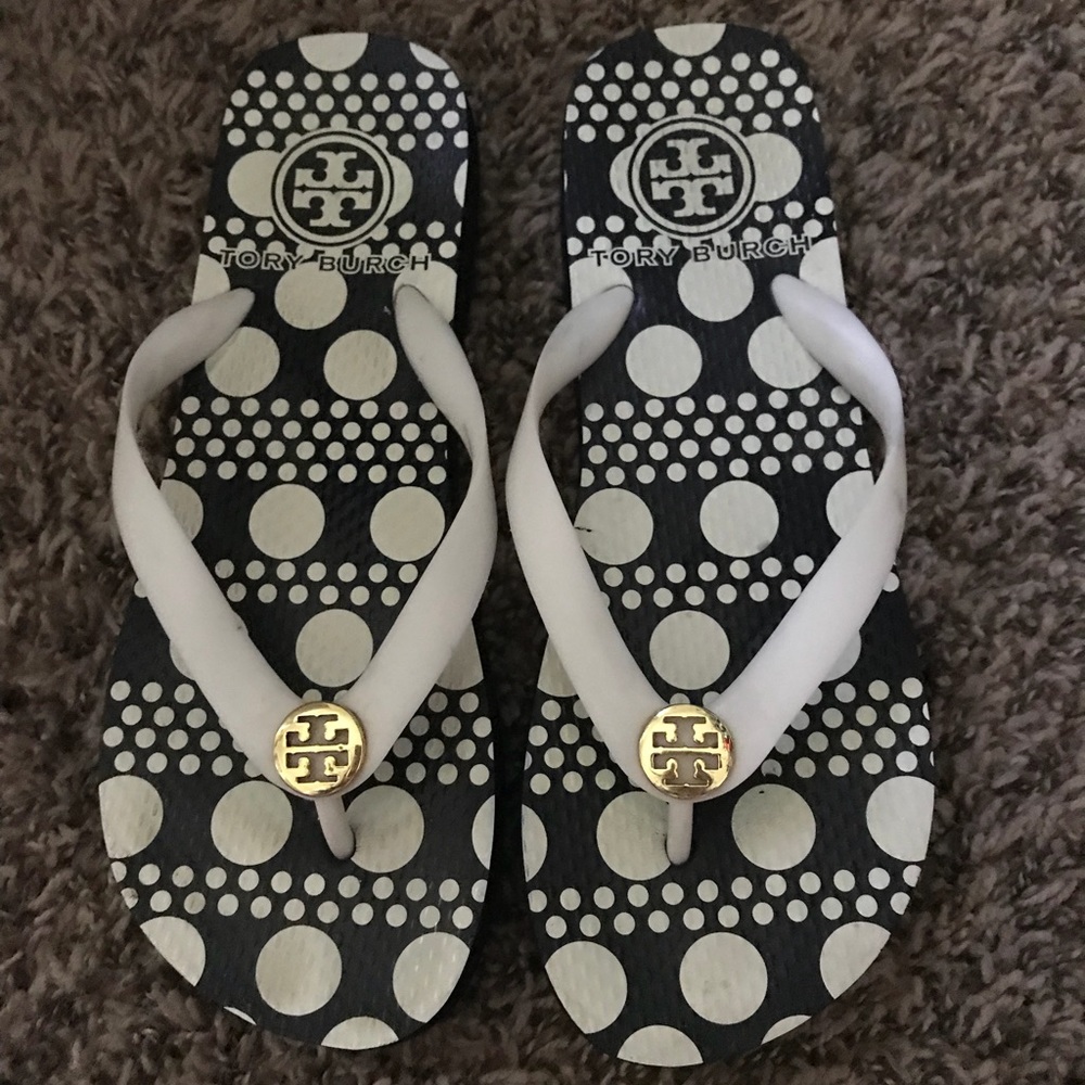 EUC Tory Burch flip flops in white+navy size 9.5